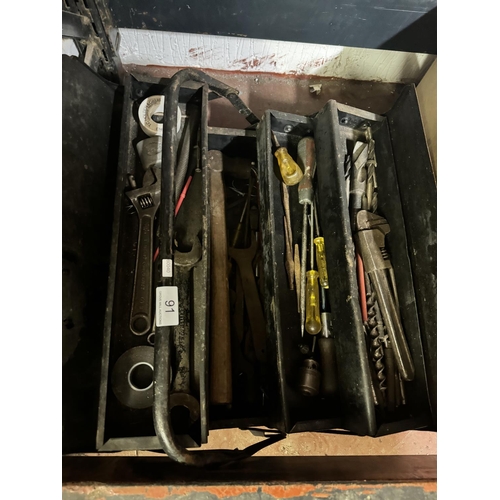 91 - CANTILEVER TOOL BOX & TOOLS