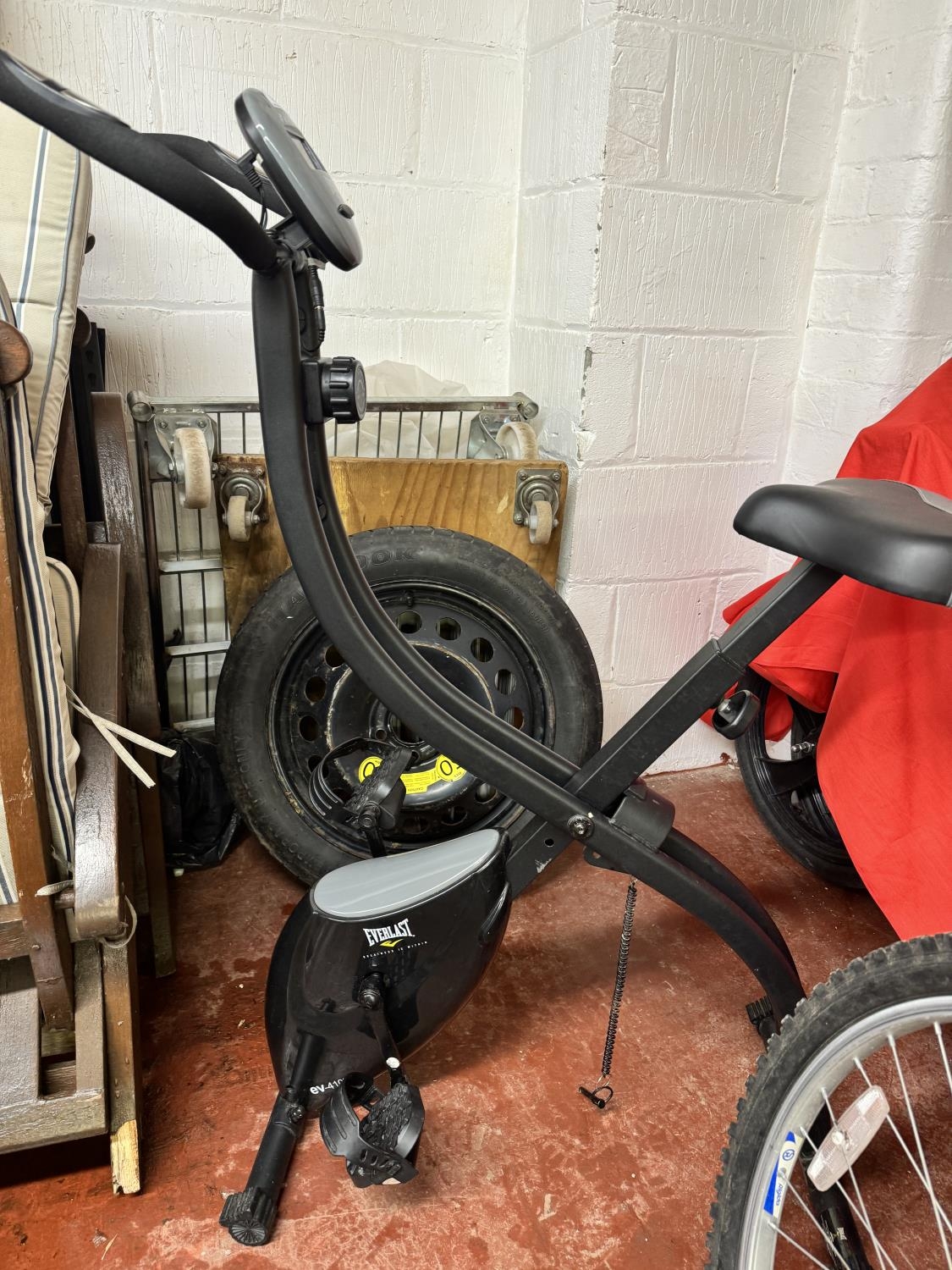 EVERLAST EV410B EXERCISE BIKE