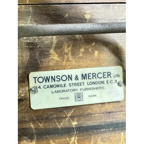 118 - VINTAGE WOODEN CASED OXYGEN LEVEL KIT(RESERVED AT £20)