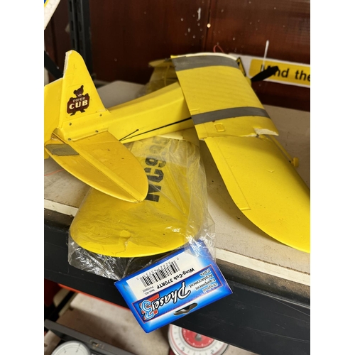 25 - COLLECTION OF REMOTE CONTROL AEROPLANES INCL 82