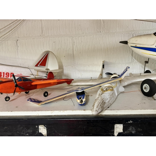 25 - COLLECTION OF REMOTE CONTROL AEROPLANES INCL 82