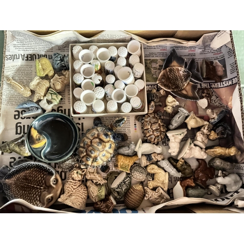 81 - BOX OF COLLECTABLE WADE WHIMSIES & THIMBLES