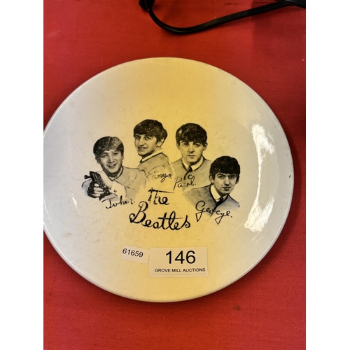 146 - THE BEATLES OFFICIAL WASHINGTON POTTERY HANLEY ENGLAND WHITE BLUE PLATE