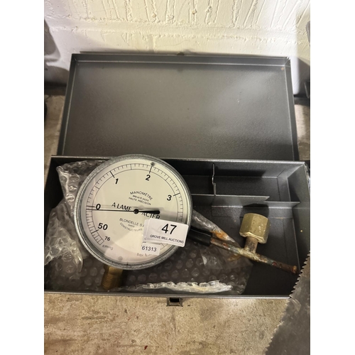 47 - METAL CASED MANOMETER