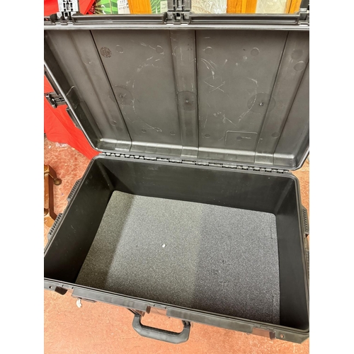 37 - HARDING STORM CASE iM2975-STORM TRAK WITH FOAM INNER