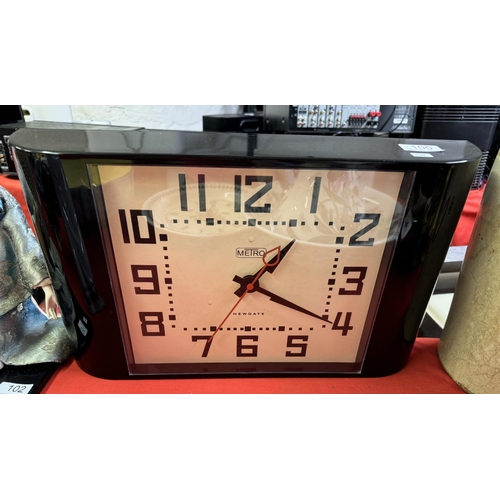 100 - METRO WALL CLOCK(GWO)