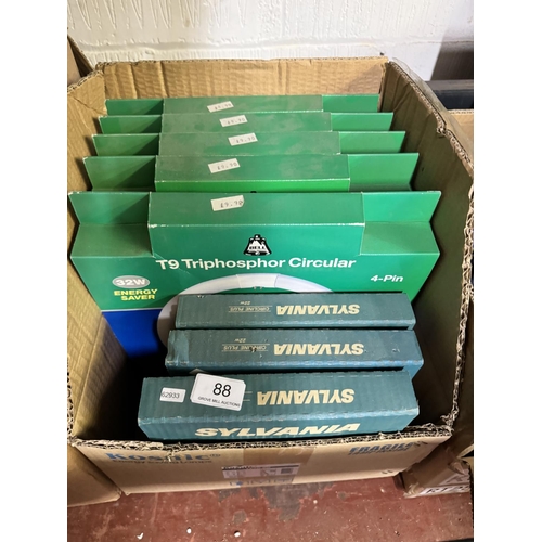 88 - 5 TP TRIPHOSPHOR CIRCULAR 4-PIN 32W & 3 SYLVANIA CIRCLINE 22W(NEW)
