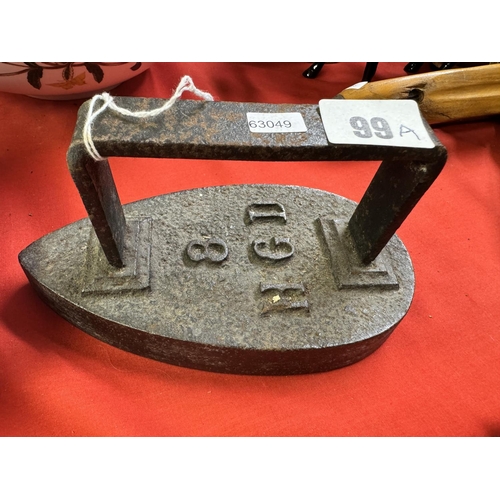 99A - ANTIQUE 8 H G D FLAT IRON