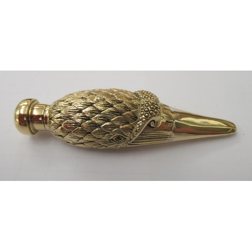 140 - An 18ct gold plated novelty scent bottle, fashioned as a birds' head&nbsp;