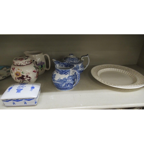 122 - Decorative ceramics: to include a Doulton Burslem china dish with a frilled edge  9