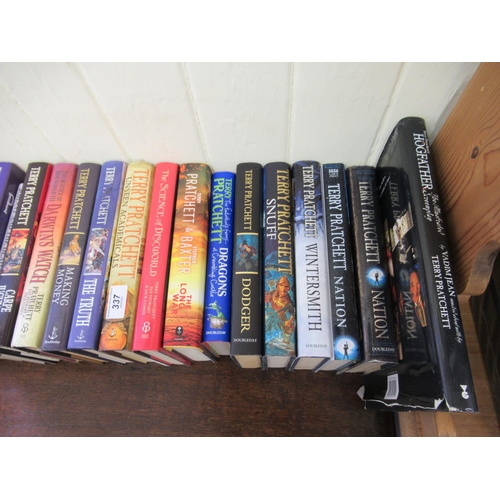 337 - Books: novels by Terry Pratchett