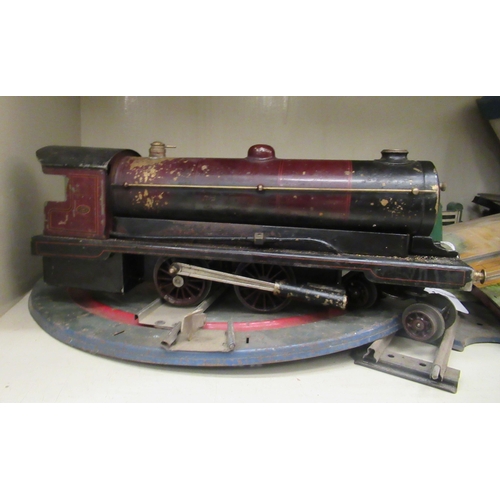 192 - 00 gauge model railway accessories: to include a Bowman live steam 4-4-0 locomotive 