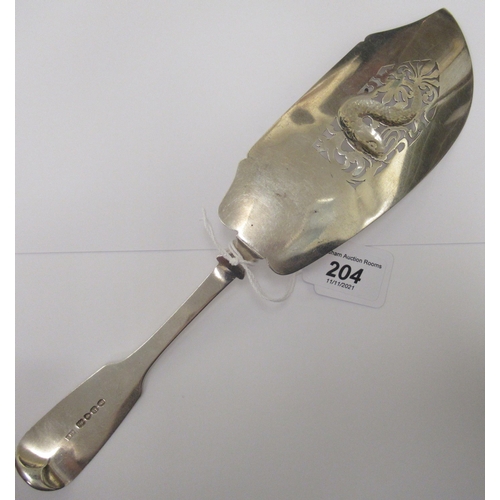 204 - A George IV silver fiddle pattern fish slice, the blade with a gadrooned border, pierced, engraved a... 