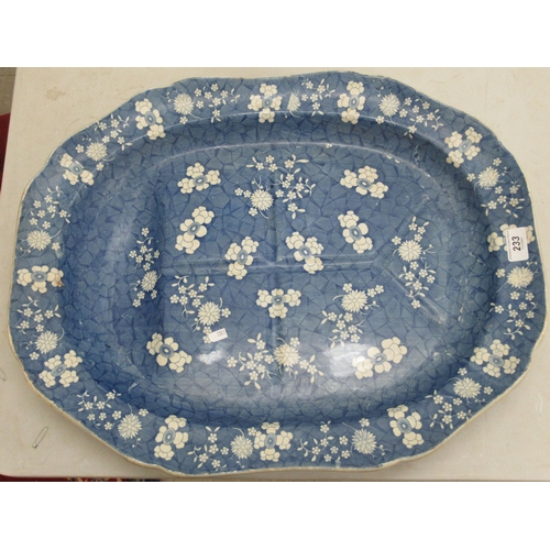 233 - A mid Victorian Spode Earthenware Prunus pattern meat plate  23