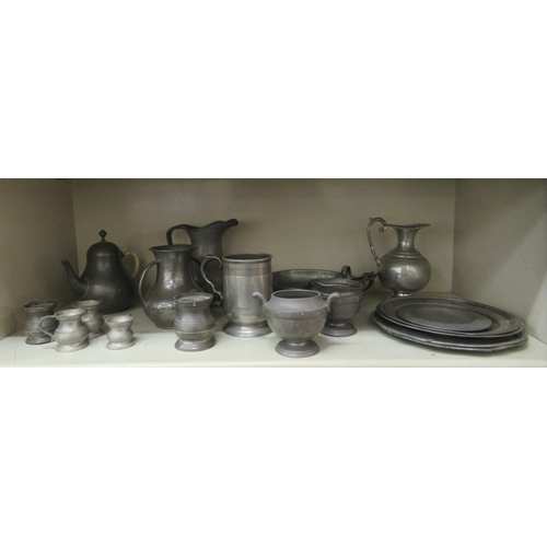 69 - 18th/19thC and later pewter tableware: to include spoons, tankards and plates  9