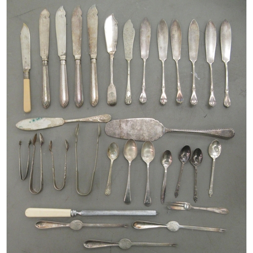 86 - Silver plated cutlery and flatware: to include a set of six early 20thC fish knives and forks, on bo... 