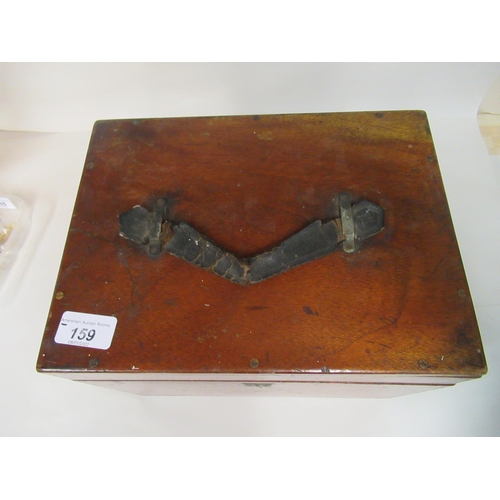 159 - A vintage Electro Dynamic Medical Apparatus Co. electric therapy unit, fitted in a mahogany case