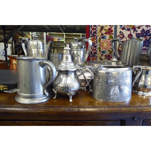 194 - Mainly 20thC silver plated tableware: to include a tureen, condiments and tankards 