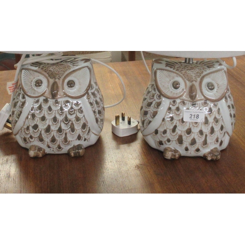 218 - A pair of modern ceramic owl design table lamps  12