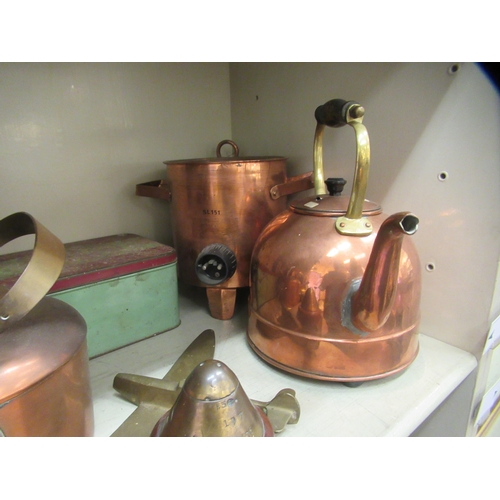 238 - Decorative metalware: to include Great War period trench art