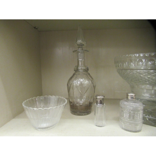 352 - 19thC and later glassware: to include a pair of decanters with stoppers