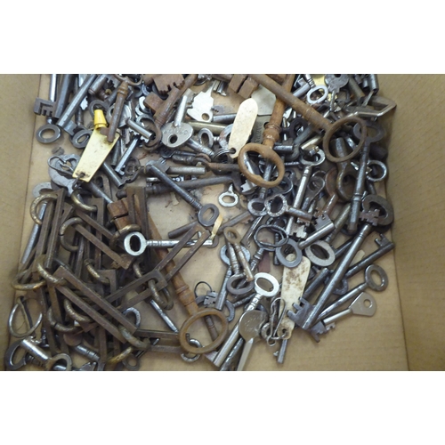 38 - 19th and 20thC variously sized furniture keys