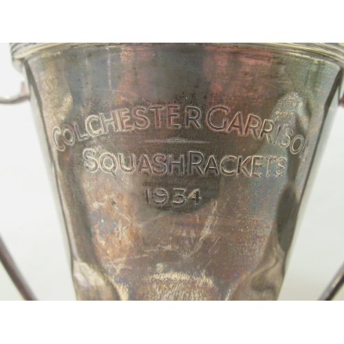 117 - Silver collectables, viz. a twin handled trophy cup&nbsp; London 1933&nbsp; 5.5