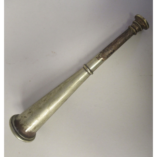 211 - An early 20thC Csq & Co EPNS hunting horn design table lighter  9.5