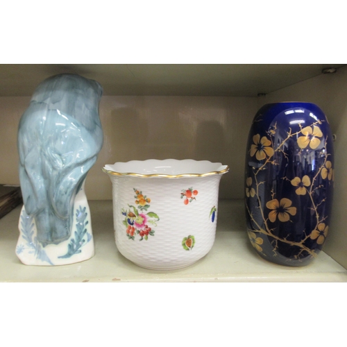 88 - Ceramics: to include a Herend porcelain planter, decorated in bright colours and gilt bands  5