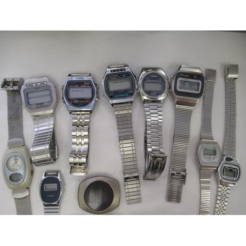 117 - Modern wristwatches: to include LCD quartz and similar, mainly stainless steel cased&nbsp;