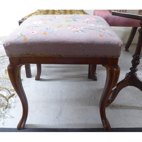 140 - Small 19th & 20thC furniture: to include a mahogany wine table  22