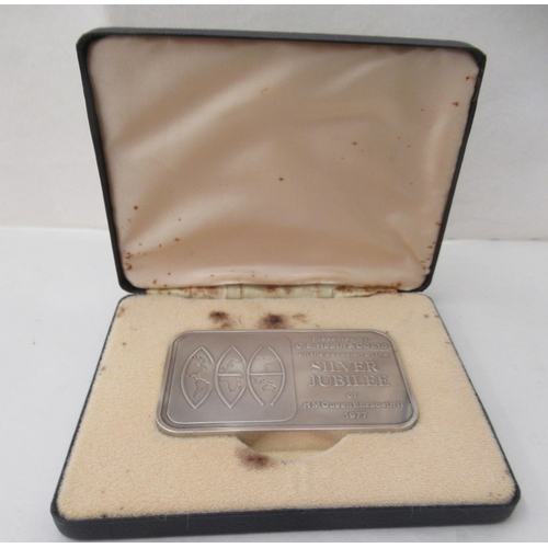 171 - A 500gm 999 pure silver bullion bar, presented by CE Heath & Co Ltd for the Silver Jubilee 1977