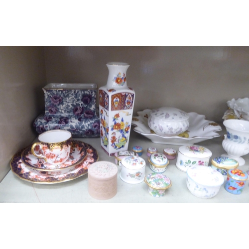 217 - Decorative ceramics, enamel boxes and ornaments: to include an Augustus Rex porcelain group  6