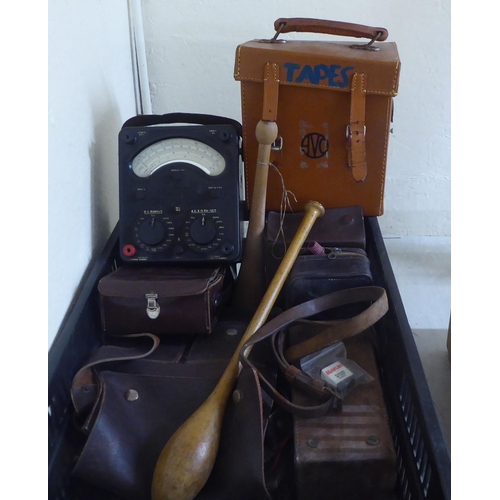 244 - Instruments and gadgets: to include a Universal Avo meter, model 8, mark III  cased