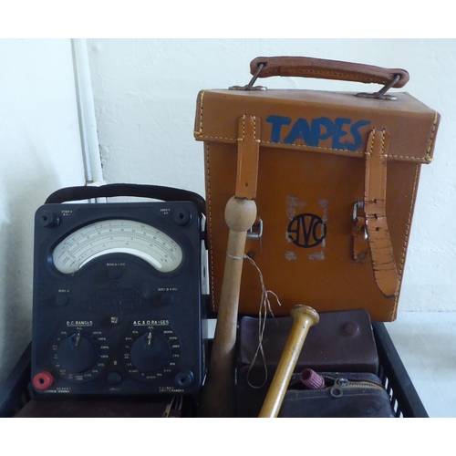 244 - Instruments and gadgets: to include a Universal Avo meter, model 8, mark III  cased