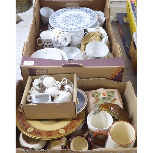 255 - Ceramics: to include crested china