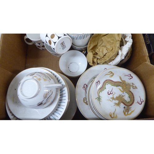 255 - Ceramics: to include crested china