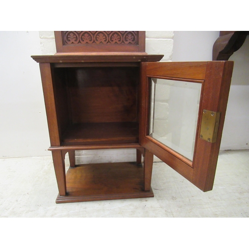 301 - Small 20thC furniture: to include a mahogany pedestal cake stand with a Lazy Susan action, five dish... 