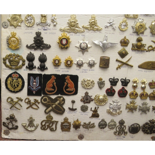 120 - Approx. one hundred and twenty military cap badges, uniform titles and other insignia, some copies: ... 