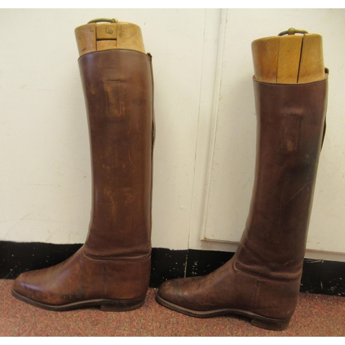 211 - A pair of gentlemen's Craig & Davies military brown leather field boots (approx.size 9) with woo... 