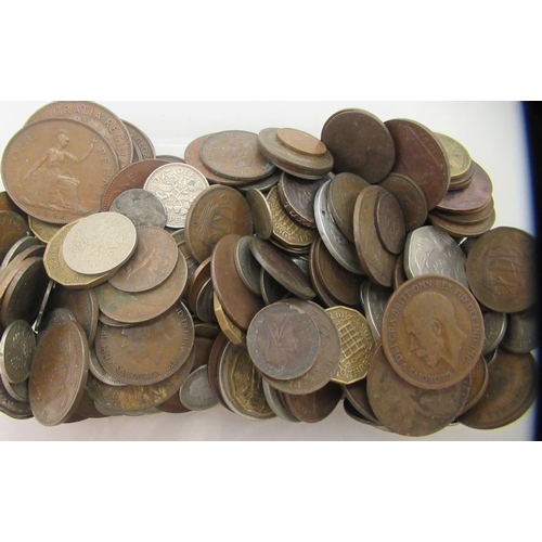 220 - Pre-decimal coins, mainly British: to include silver 3d pieces 