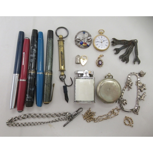 235 - A mixed lot: to include five various fountain pens; a 9ct gold amethyst and seed pearl set pendant; ... 