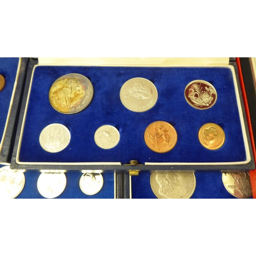 360 - Uncollated proof and other coins: to include 1966 South African set 