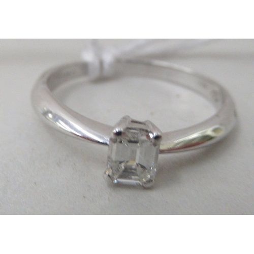 365 - An 18ct white gold single stone diamond set ring 