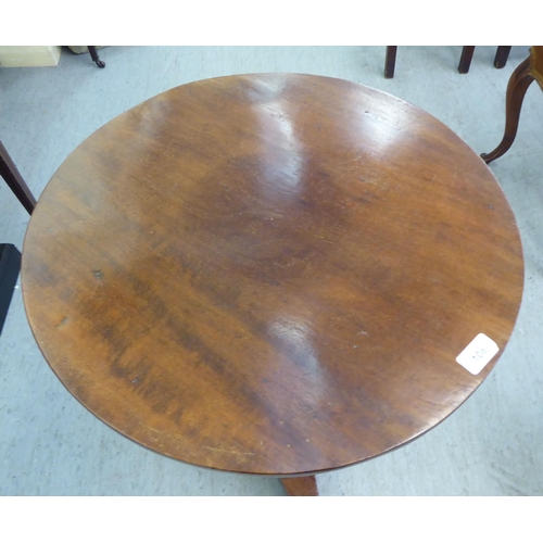 108 - A William IV mahogany pedestal table, raised on a turned and tapered column, on incurved triform pla... 