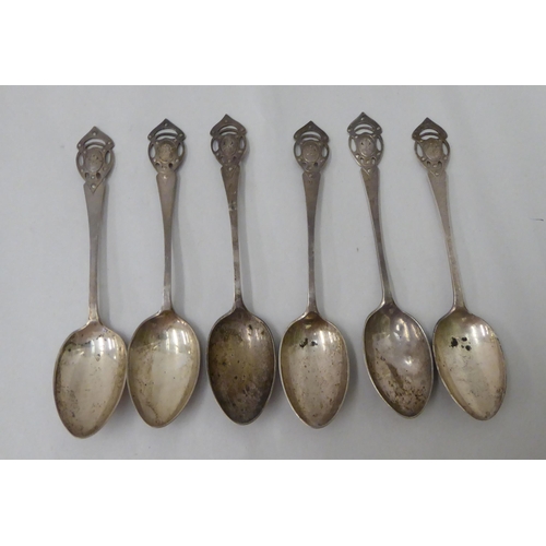 182 - A set of six Arts & Crafts period silver teaspoons  Sheffield 1904 