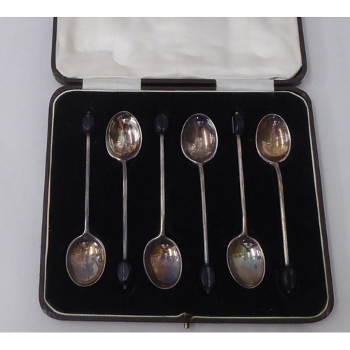 201 - A set of six silver bean terminal coffee spoons  Sheffield 1927 in the original case