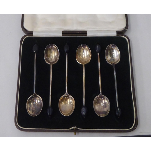 202 - A set of six silver bean terminal coffee spoons  Sheffield 1927 in the original case