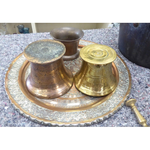 298 - Mainly 19th and 20thC functional metalware: to include a bronze pestle and mortar 