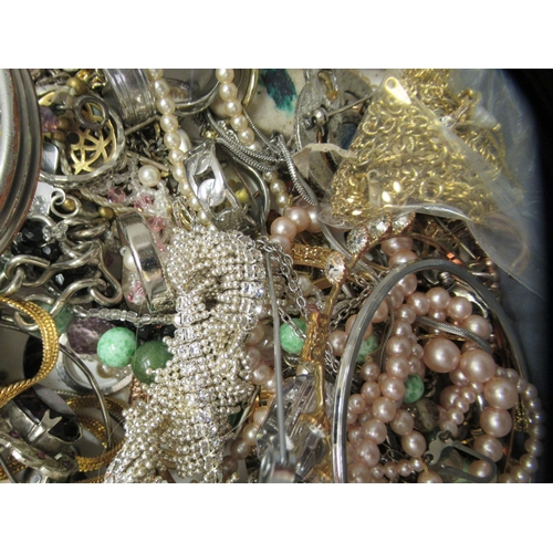 56 - Miscellaneous costume jewellery: to include rings and bangles